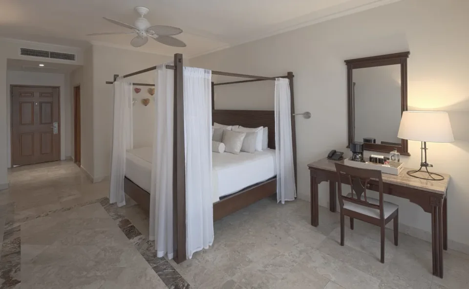 Privileged Romance Room